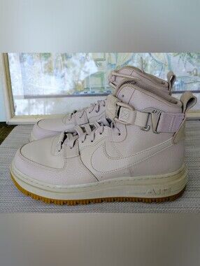 Women's Nike "Air Force 1 High Utility 2.0" Fossil Stone Leather Shoes. Size 8.5
